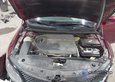 2015 Chrysler 200 S z USA, uszkodzony, nr VIN 1C3CCCDG8FN542833